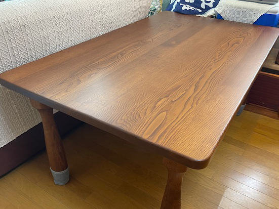 ダイニングテーブル天板「クリ無垢材」再塗装